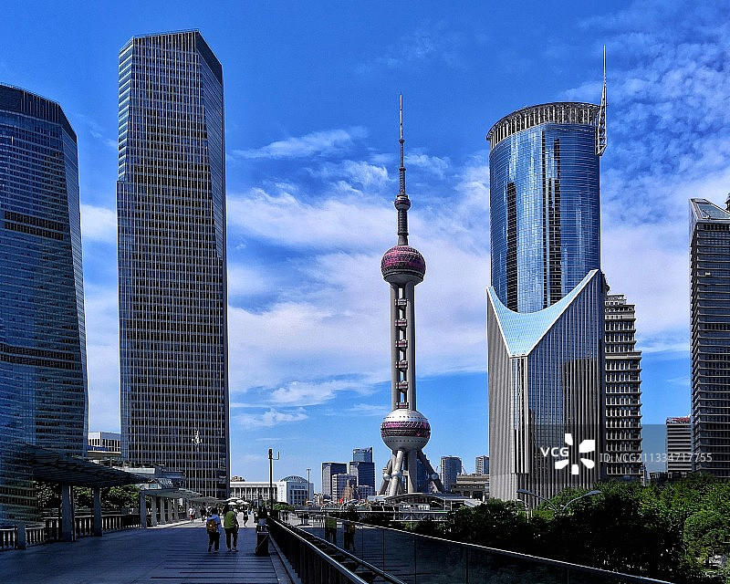 不同的角度看东方明珠——上海陆家嘴图片素材
