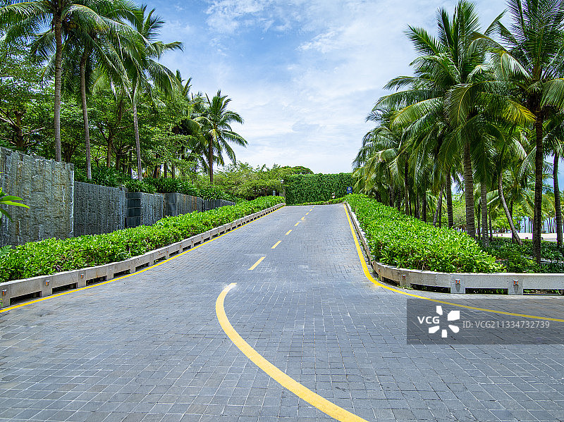 三亚半山半岛洲际度假酒店门前行车道汽车广告背景图图片素材