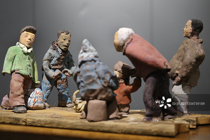 民间艺术精品描绘美丽乡村图片素材