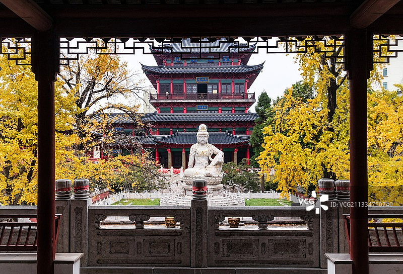 秋深古寺静，枝叶不忍离！~ 南京毗卢寺图片素材