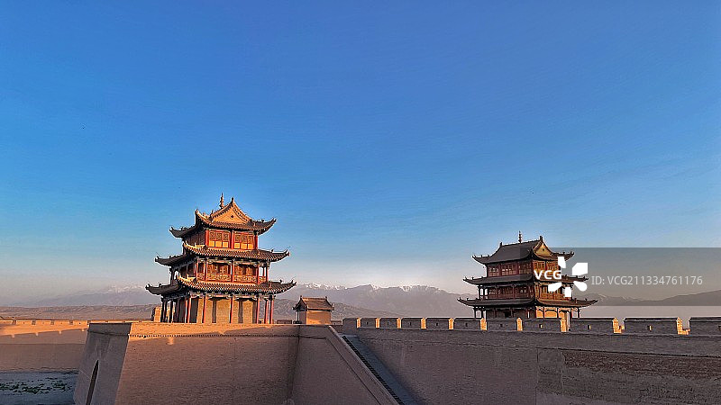 关城远眺祁连雪山（嘉峪关）图片素材