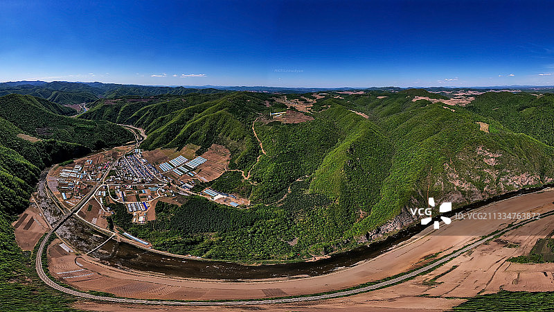 俯瞰小山村图片素材