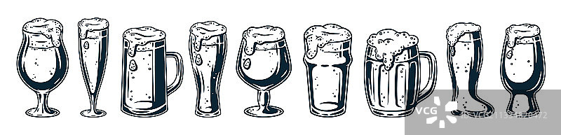 带泡沫的啤酒杯和酒吧菜单图片素材