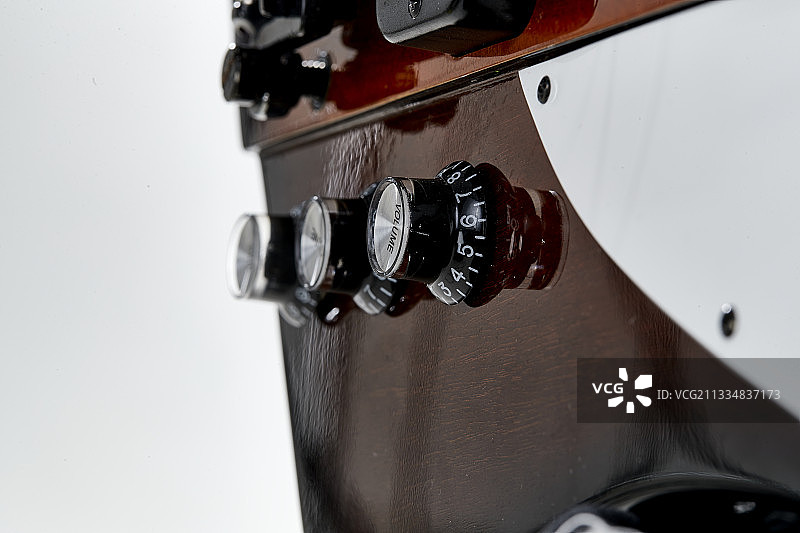 弹拨乐器贝斯（低音吉他）的局部展示图片素材