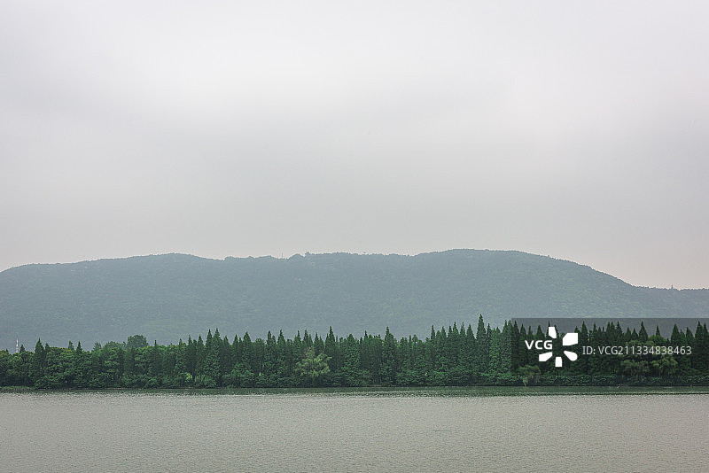 《烟雨迷蒙看尚湖》图片素材