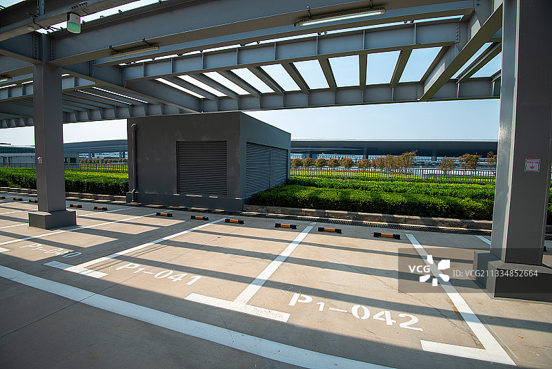 彩色线条停车位图片素材