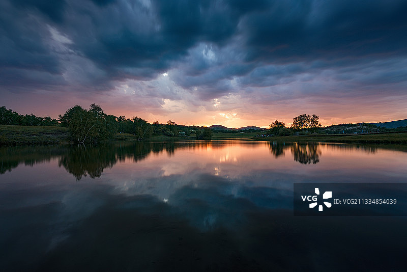 内蒙古赤峰市乌兰布统大草原坝上公主湖日落自然风光图片素材