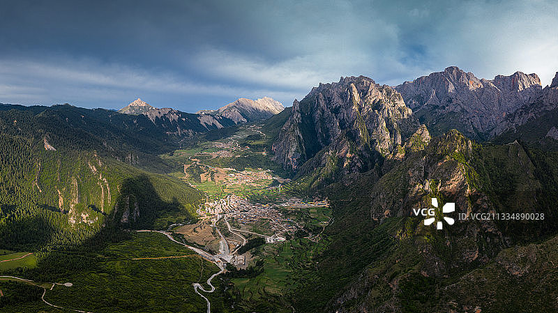 扎尕那的日出图片素材