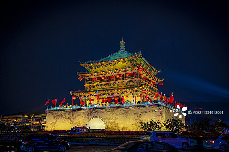夜色下的西安钟楼灯火辉煌图片素材