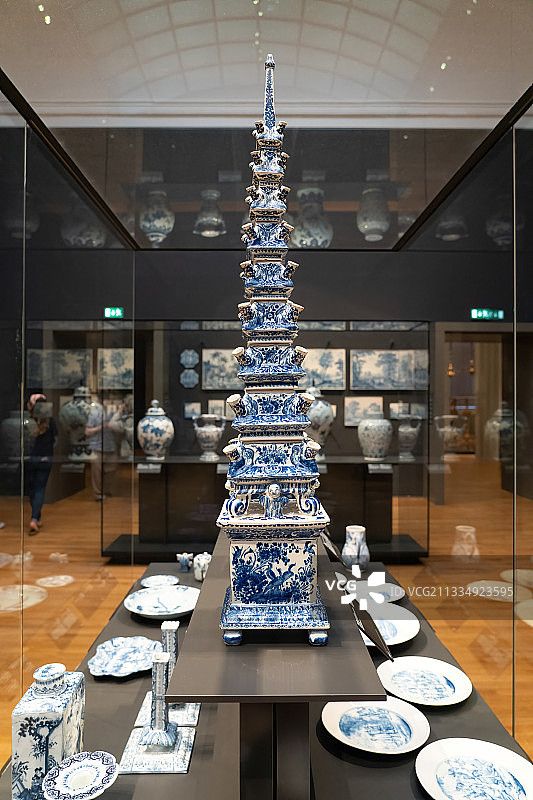 荷兰国立博物馆代尔夫特青花瓷插花瓶图片素材