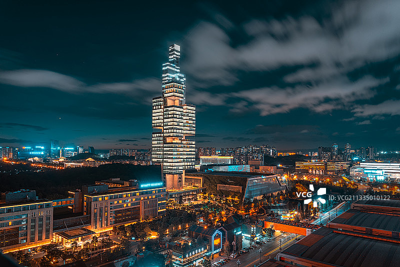 贵阳市观山湖区中天201大厦夜景全景图片素材
