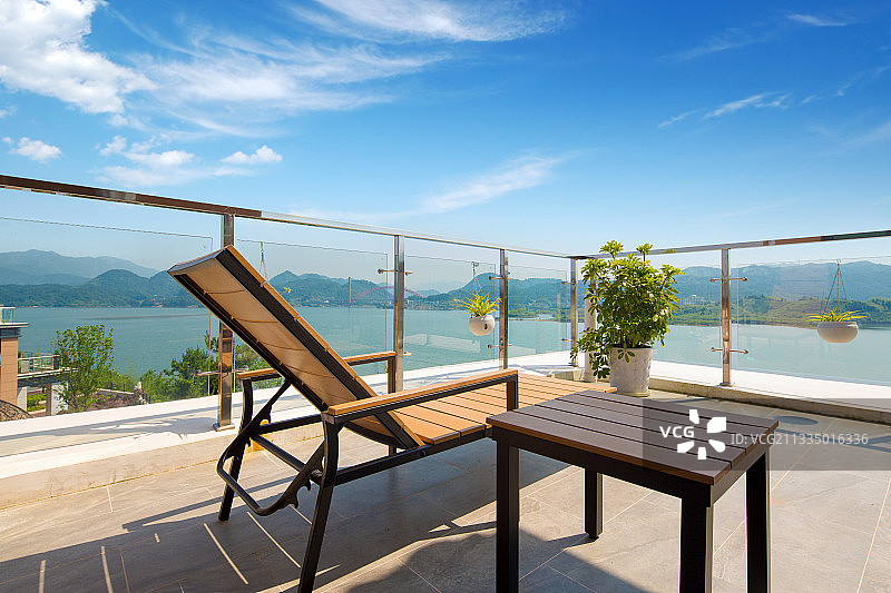 安徽黄山太平湖海景房大阳台图片素材