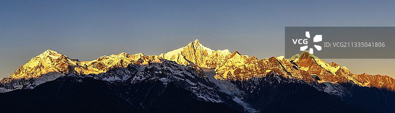 神的卡瓦格博图片素材