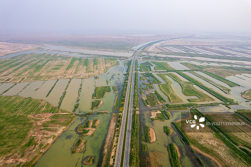 航拍山东东营黄河入海口生态旅游区图片素材