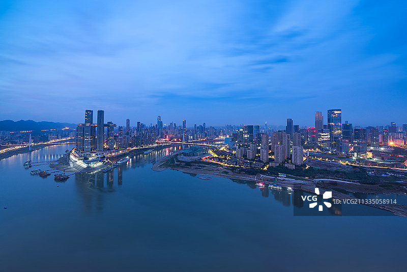 长嘉汇俯瞰重庆两江交汇全景图片素材
