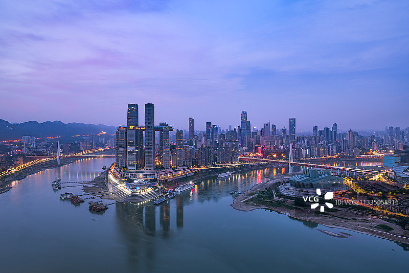 长嘉汇俯瞰重庆两江交汇全景图片素材