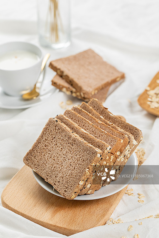 全麦谷物吐司面包图片素材