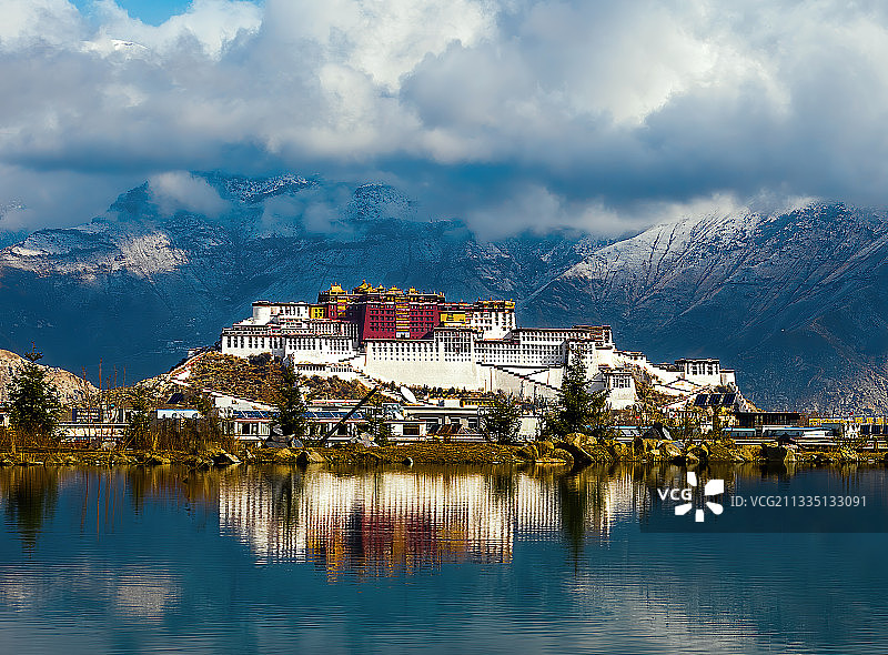 神圣的布达拉宫图片素材