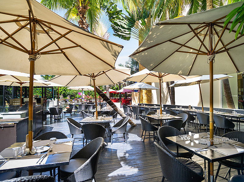 三亚君澜度假酒店原凯宾斯基酒店户外西餐酒廊图片素材