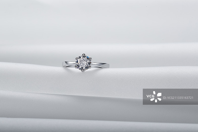 钻石戒指图片素材