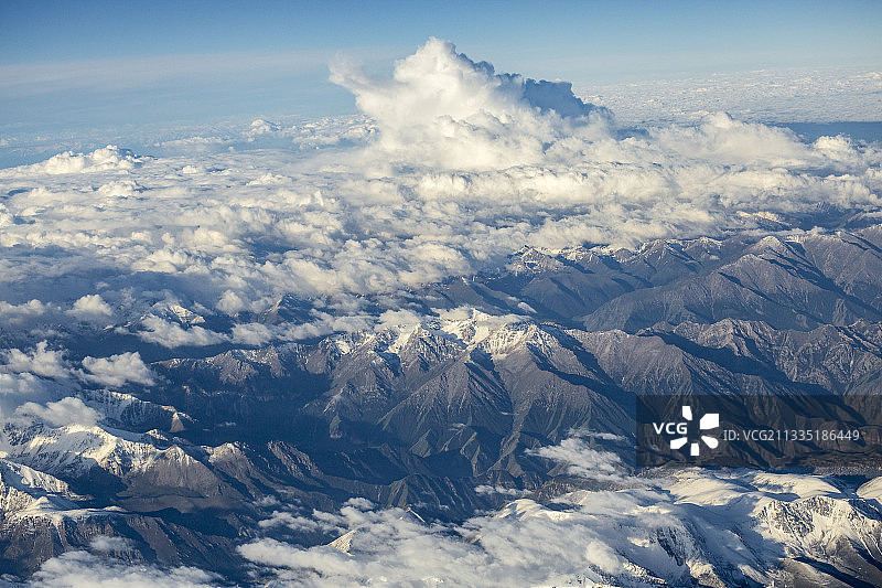 飞机上航拍大地雪山图片素材