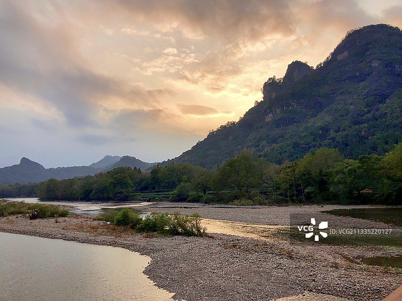 夕照大王峰 福建武夷山大红袍茶叶产区图片素材