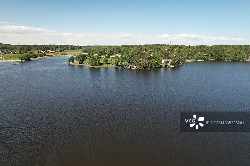 瑞典湖泊的迷人景色图片素材