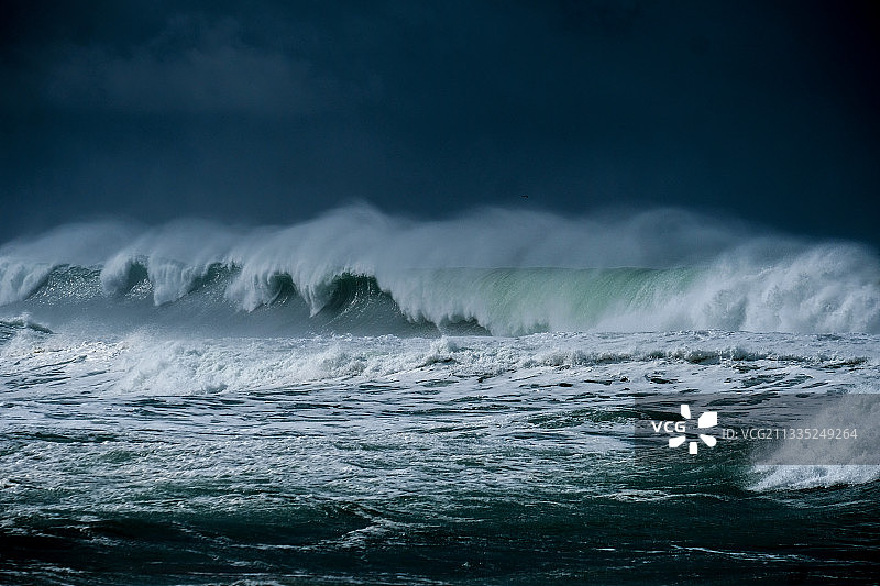暴风雨云下的海景：南非圣卢西亚图片素材