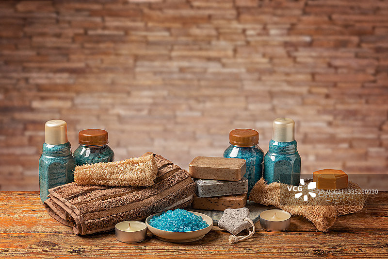 桌子上水疗设备的特写镜头图片素材