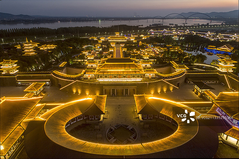 航拍襄阳唐城景区夜景风光图片素材