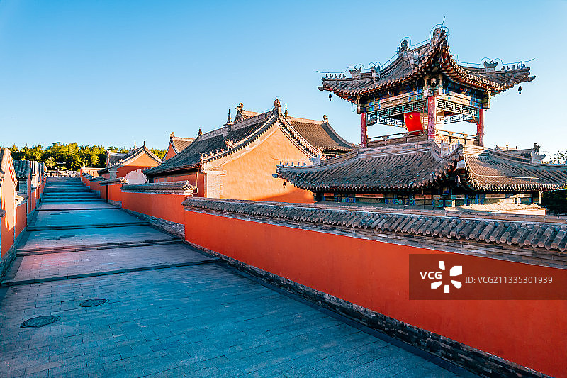 内蒙古锡林郭勒锡林浩特市贝子庙清晨风光航拍图片素材