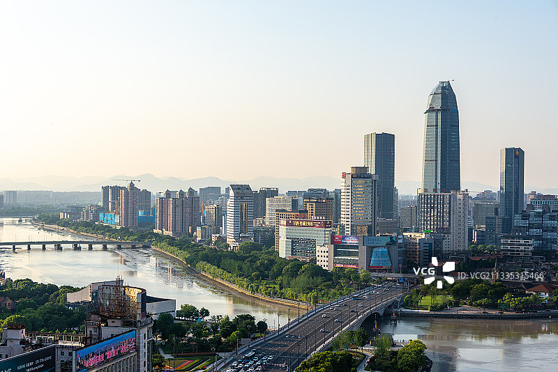 浙江宁波，三江口，外滩大桥，江北区，CBD，绿地中心，来福士图片素材