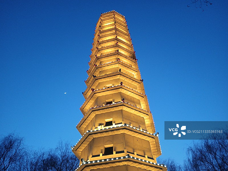 炫点春节新月图片素材