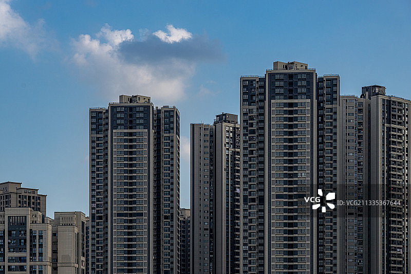 城市里密集的商品房高楼图片素材