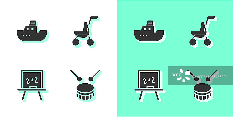 套鼓配鼓槌、玩具船和黑板图片素材