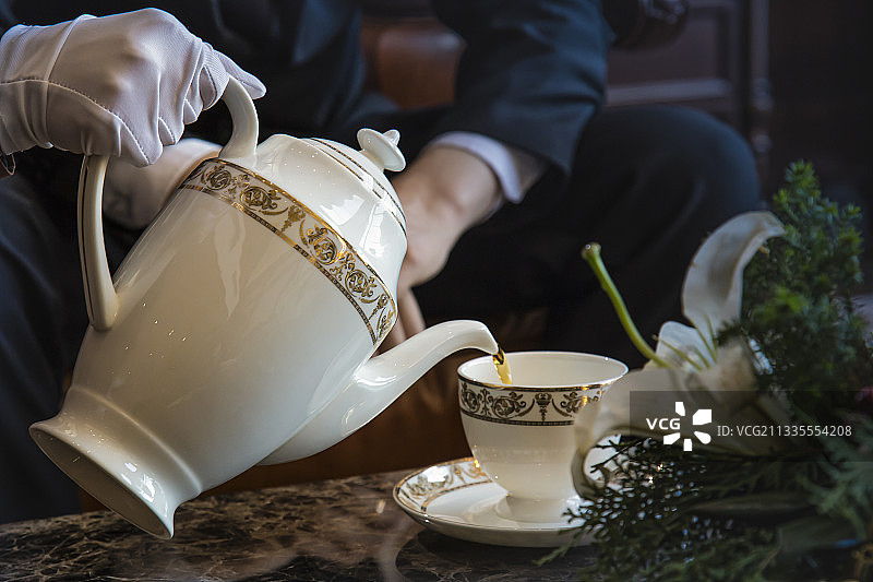 服务——倒茶（西式、红茶）图片素材