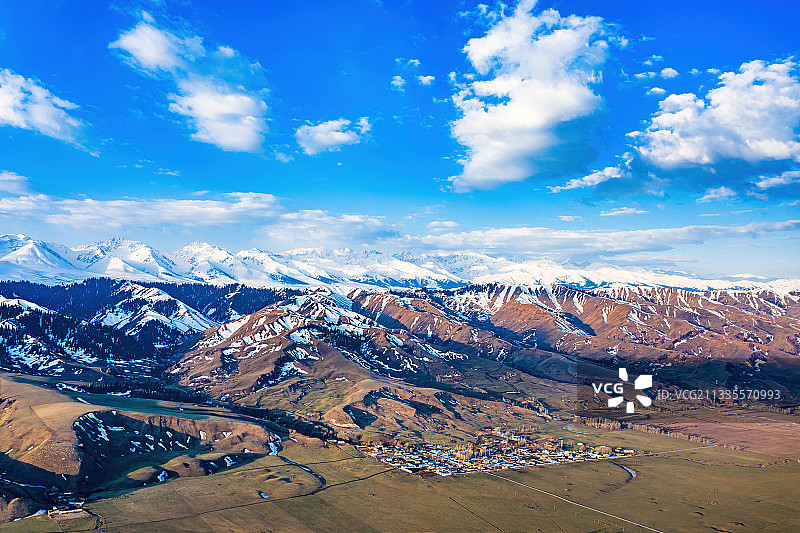 巩乃斯河谷风光图片素材