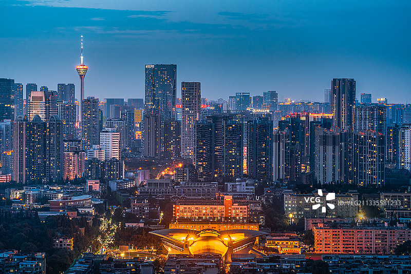 成都市区春熙路ifs电视塔全景图片素材