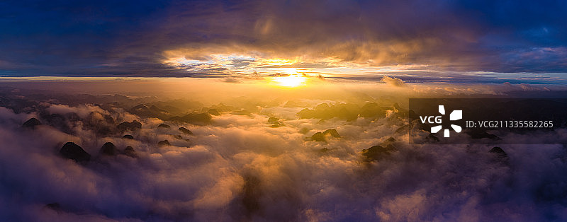 喀斯特地貌广西旅游山水云海日出高清全景大图图片素材