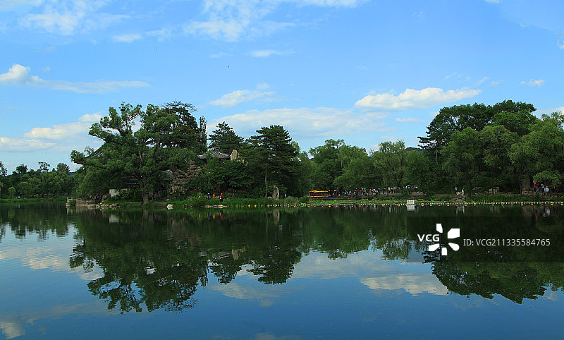 中国河北承德避暑山庄、烟雨楼、承德市图片素材