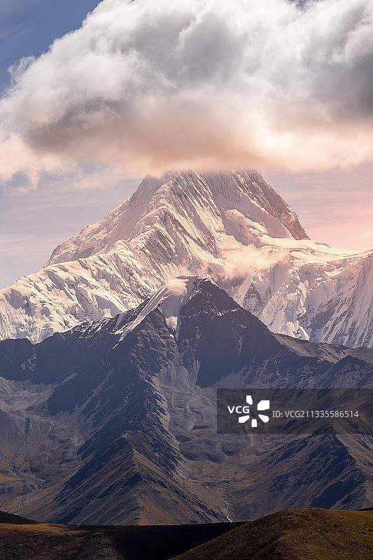 蜀山之王贡嘎雪山图片素材