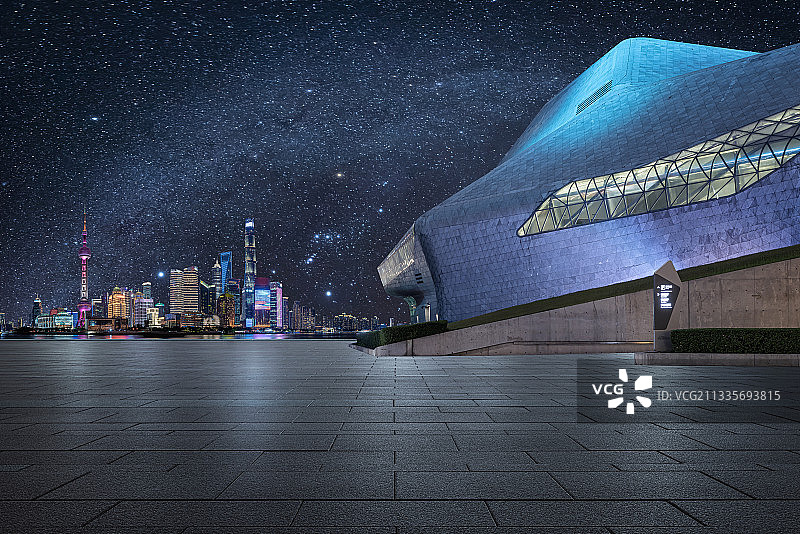 现代建筑广场城市天际线夜景星空图片素材