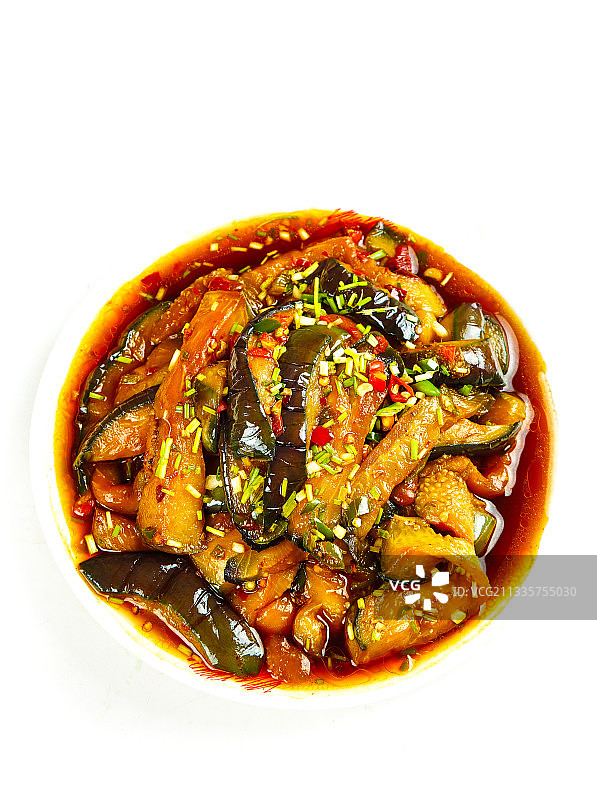 白底上放着一盘红烧茄子图片素材