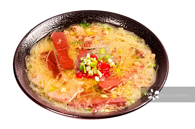 白底上放着一盘鸭血粉丝图片素材