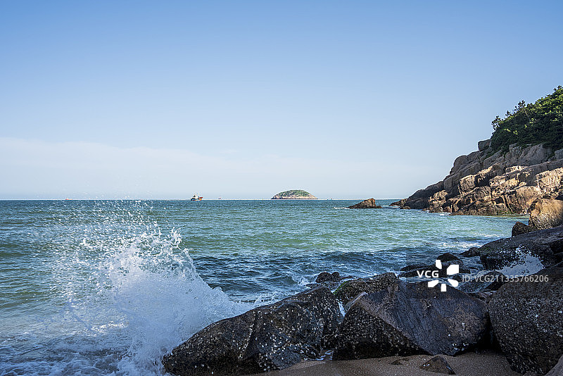 浙江 舟山 枸杞岛风光--海浪与岩石图片素材