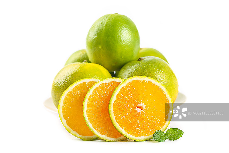 白底上放着一盘秭归夏橙图片素材