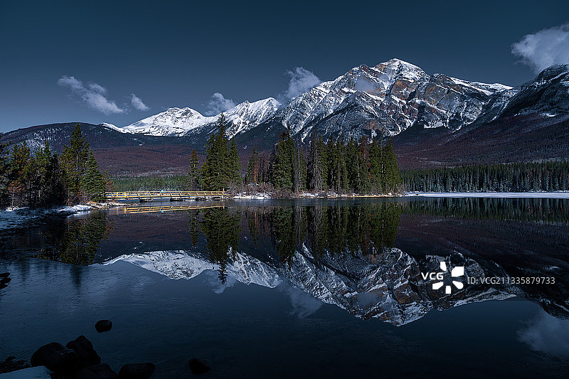 金字塔湖图片素材