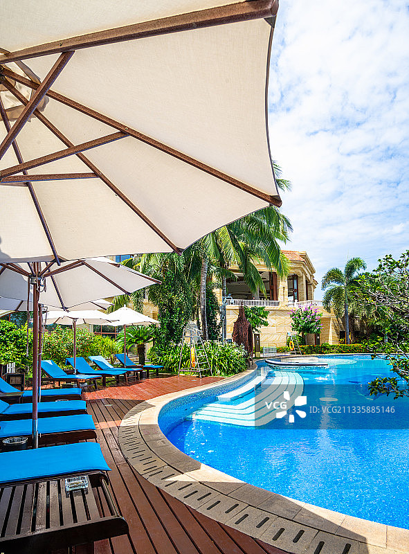 三亚湾唐拉雅秀酒店无边泳池水上公园图片素材