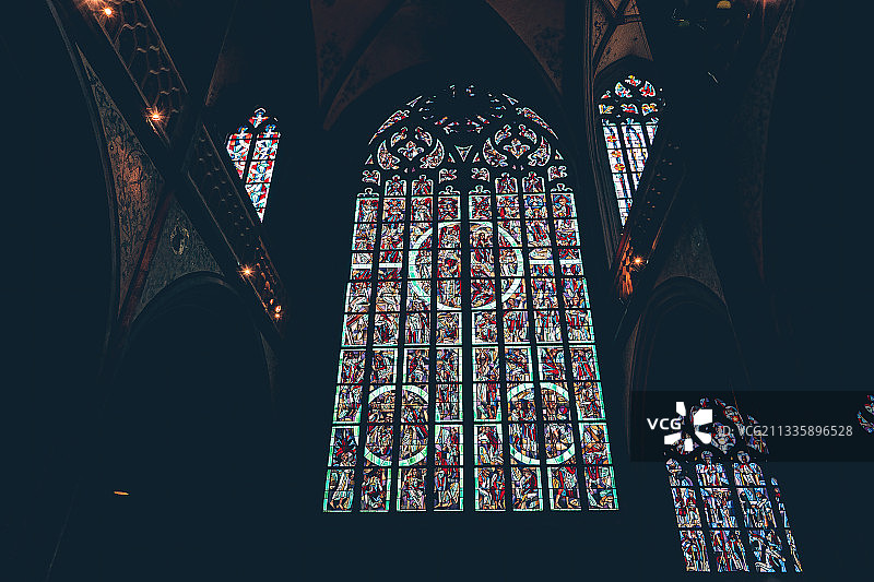 德国亚琛大教堂花窗玻璃图片素材