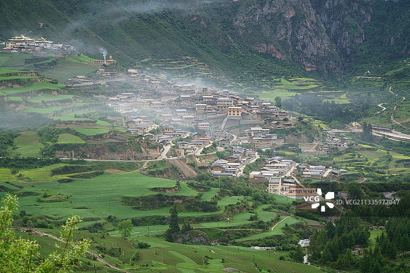 扎尕那山景藏家乐 甘南图片素材